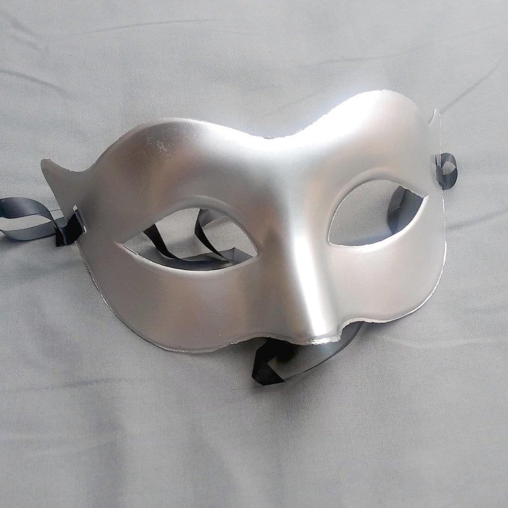 Classic Silver Venetian Masquerade Mask